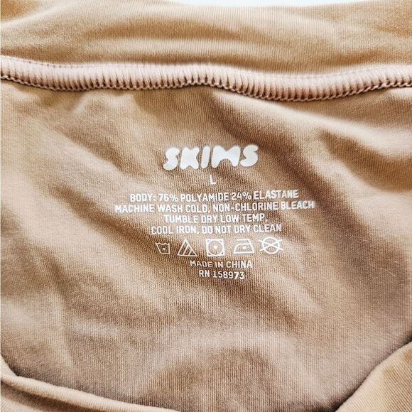 NWT Skims Fits Everybody Short Sleeve Crew Neck T-Shirt Thong Bodysuit Sienna L - Picture 10 of 10